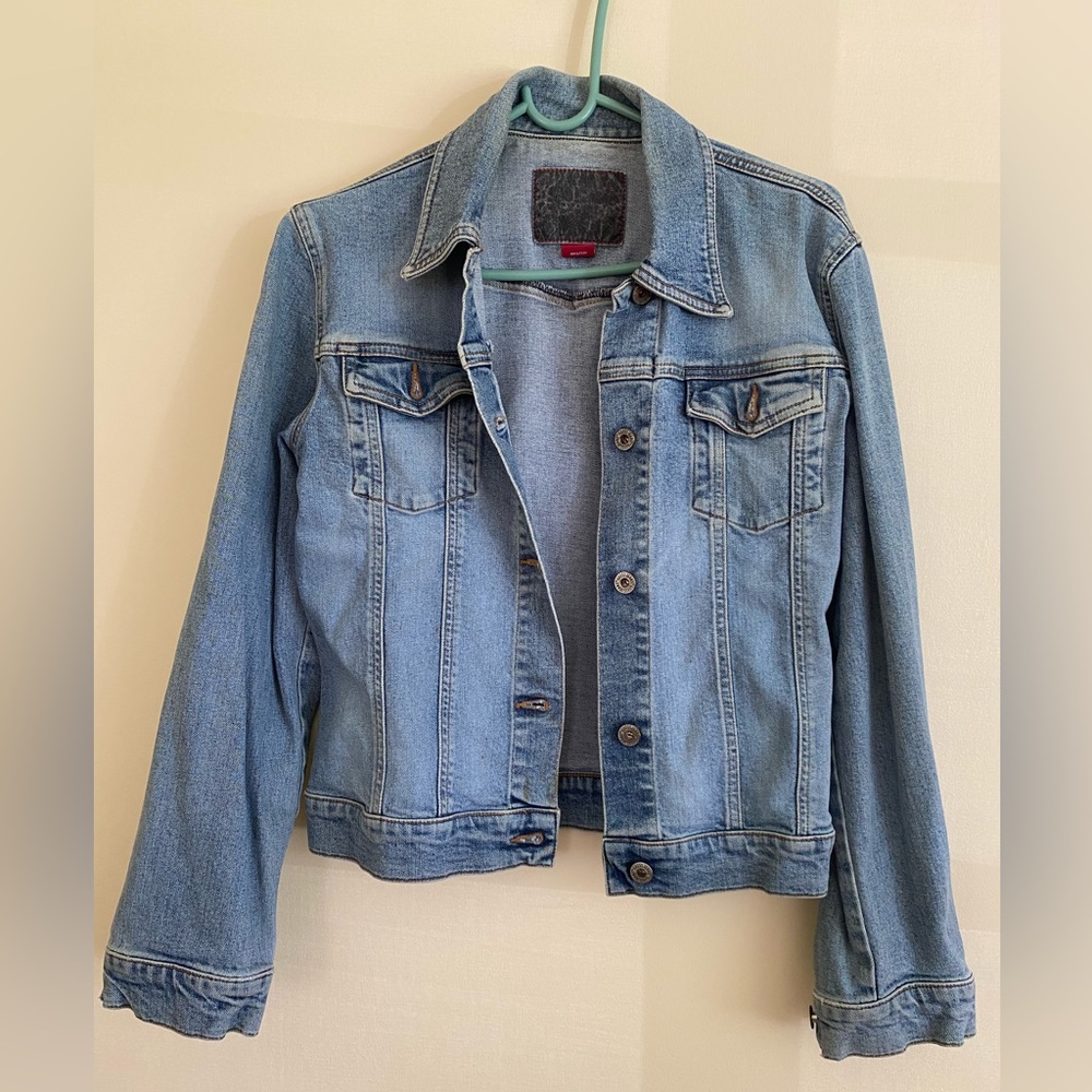 Guess Jean Jacket size M